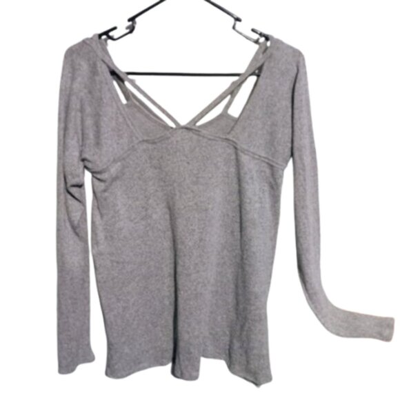LADIES SMALL LONG SLEEVE GRAY COTTON TOP WITH CUT OUT STRAPPY NECKLINE - Picture 1 of 12
